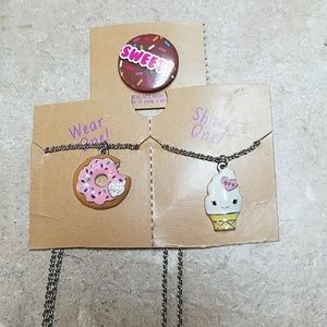 Super adorable BFF Emojis necklaces💝💝💝+GIFT